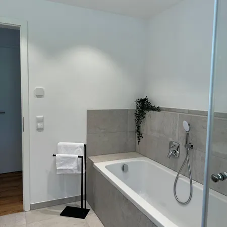 Neubau, Bergpanorama, Gute Lage, Tiefgarage *